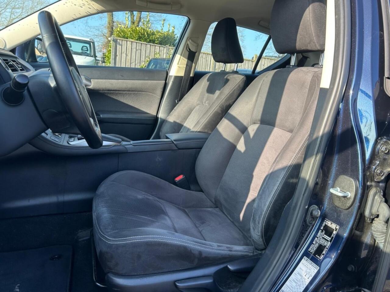 Lexus CT 200H ULTIMATE ED. Xenon, Cruise, Alcantara