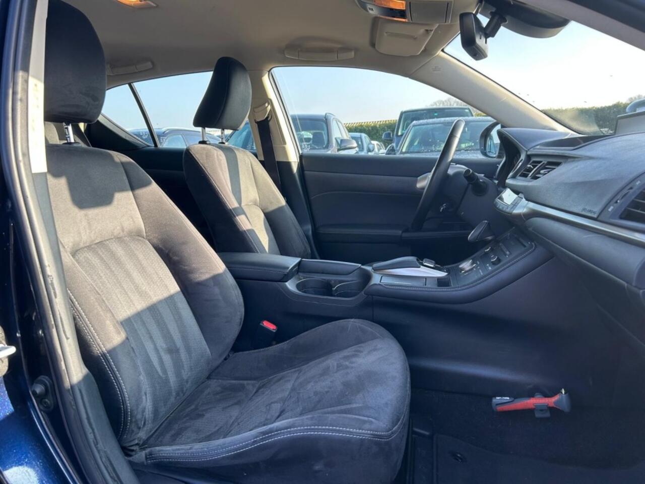 Lexus CT 200H ULTIMATE ED. Xenon, Cruise, Alcantara