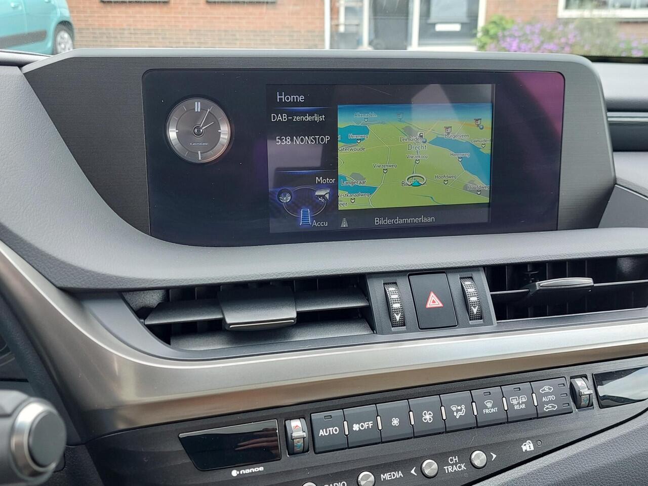 Lexus Es 300h Business Line LEDER | OPEN DAK | NL-auto | rijklaarprijs !!