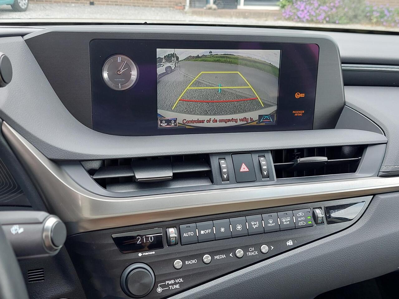 Lexus Es 300h Business Line LEDER | OPEN DAK | NL-auto | rijklaarprijs !!