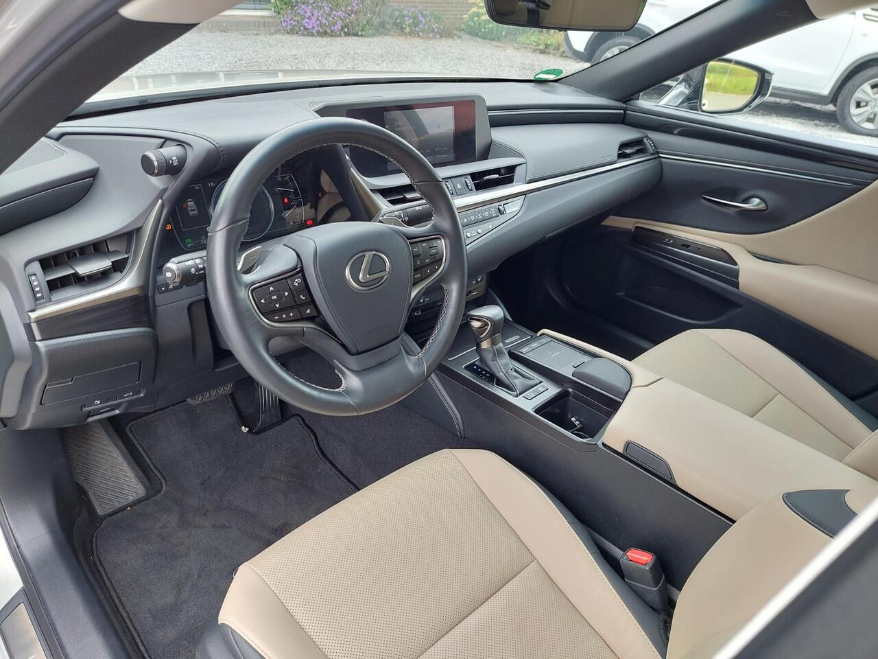 Lexus Es 300h Business Line LEDER | OPEN DAK | NL-auto | rijklaarprijs !!