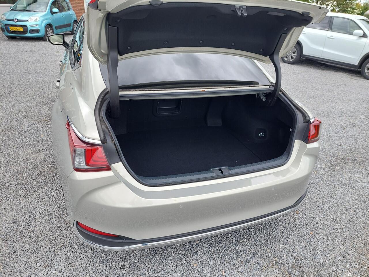 Lexus Es 300h Business Line LEDER | OPEN DAK | NL-auto | rijklaarprijs !!