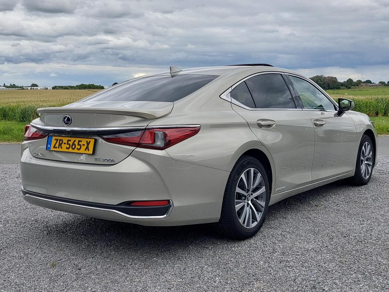 Lexus Es 300h Business Line LEDER | OPEN DAK | NL-auto | rijklaarprijs !!