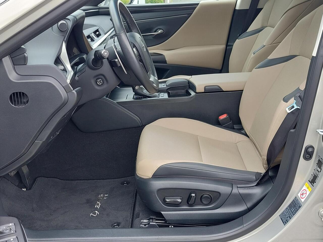 Lexus Es 300h Business Line LEDER | OPEN DAK | NL-auto | rijklaarprijs !!