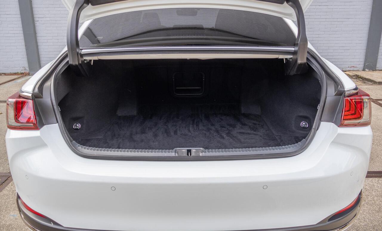 Lexus Es 300h F-Sport Business Line Schuifdak|Carplay|Camera|Hybride|F-Sport|Head-up|