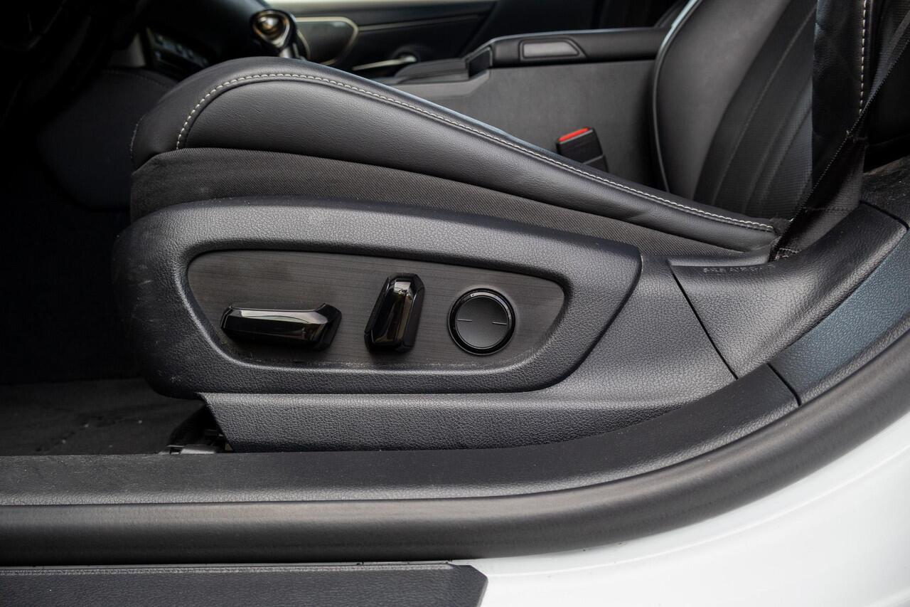 Lexus Es 300h F-Sport Business Line Schuifdak|Carplay|Camera|Hybride|F-Sport|Head-up|