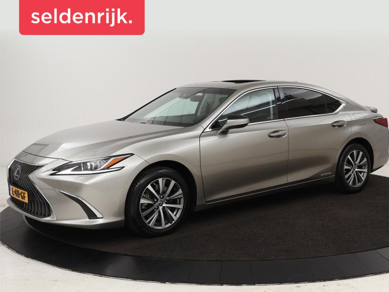 Lexus Es 300h Comfort Line | Schuifdak | Leder | Stoelverwarming | Adaptive cruise | Carplay | Camera | Memory | Keyless | Full LED
