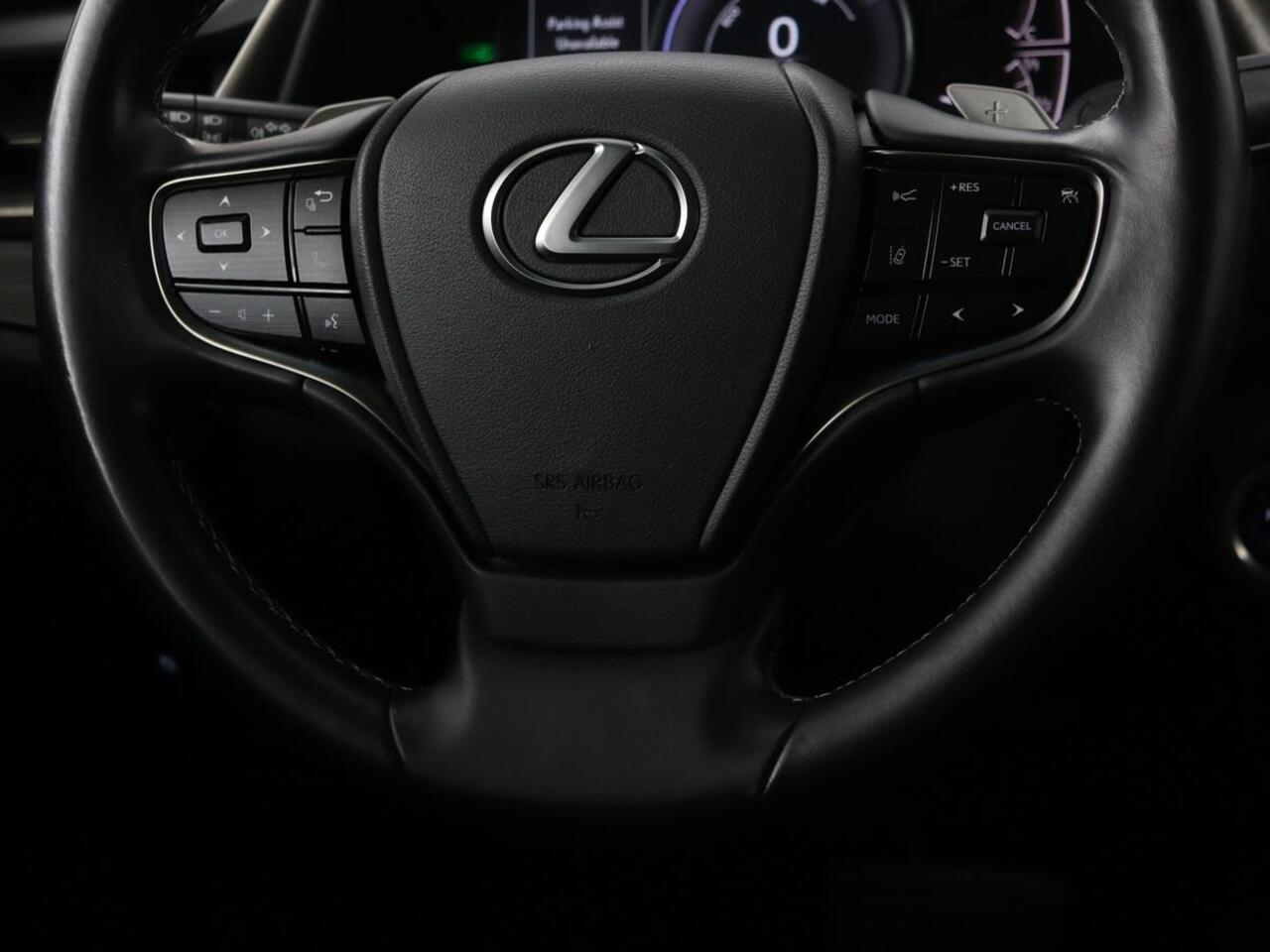 Lexus Es 300h Comfort Line | Schuifdak | Leder | Stoelverwarming | Adaptive cruise | Carplay | Camera | Memory | Keyless | Full LED