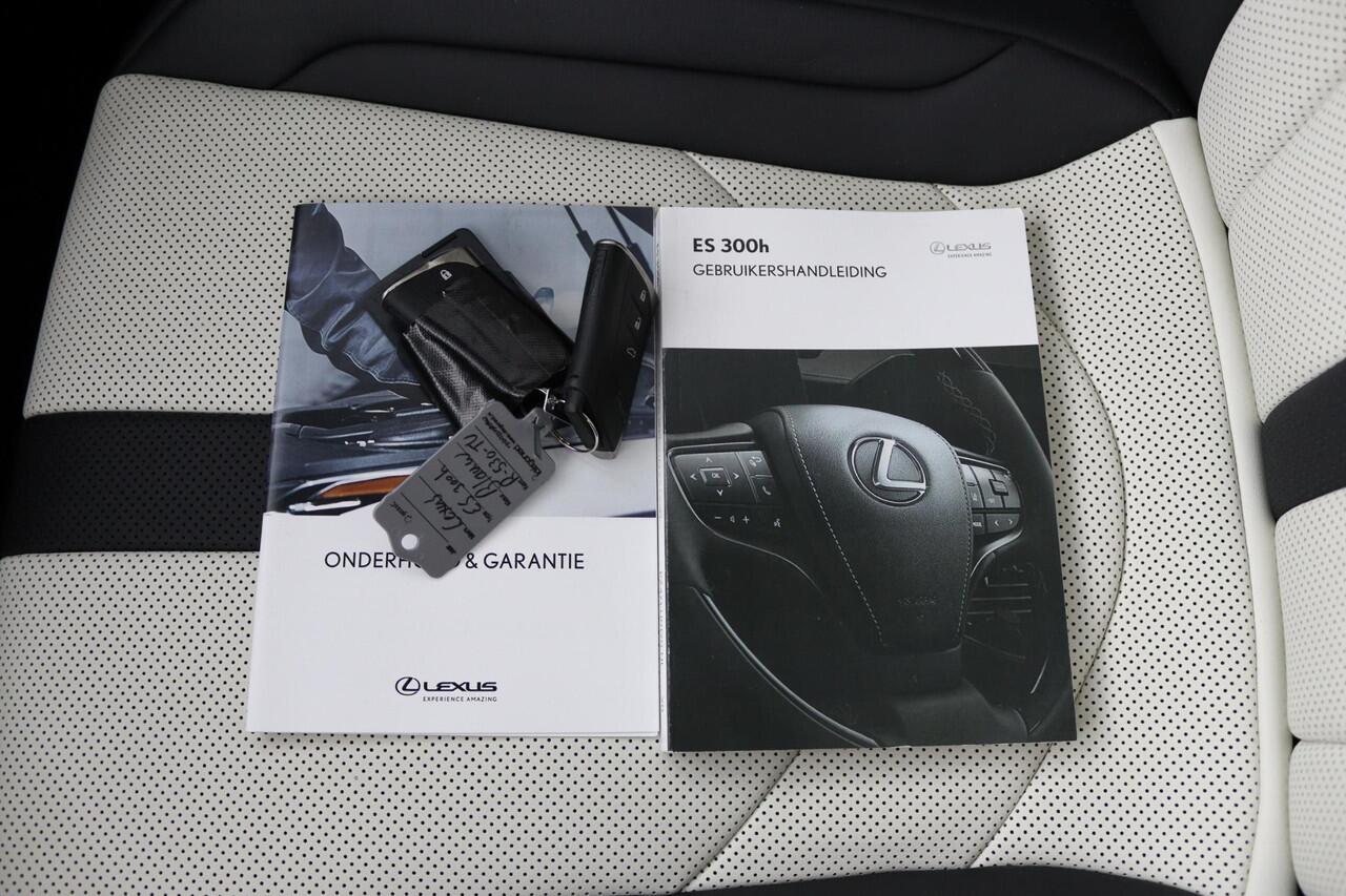 Lexus Es 300h F Sport Line | Mark Levinson | Adaptive Variable Suspension | Blade Scan Koplampen | Head-Up Display