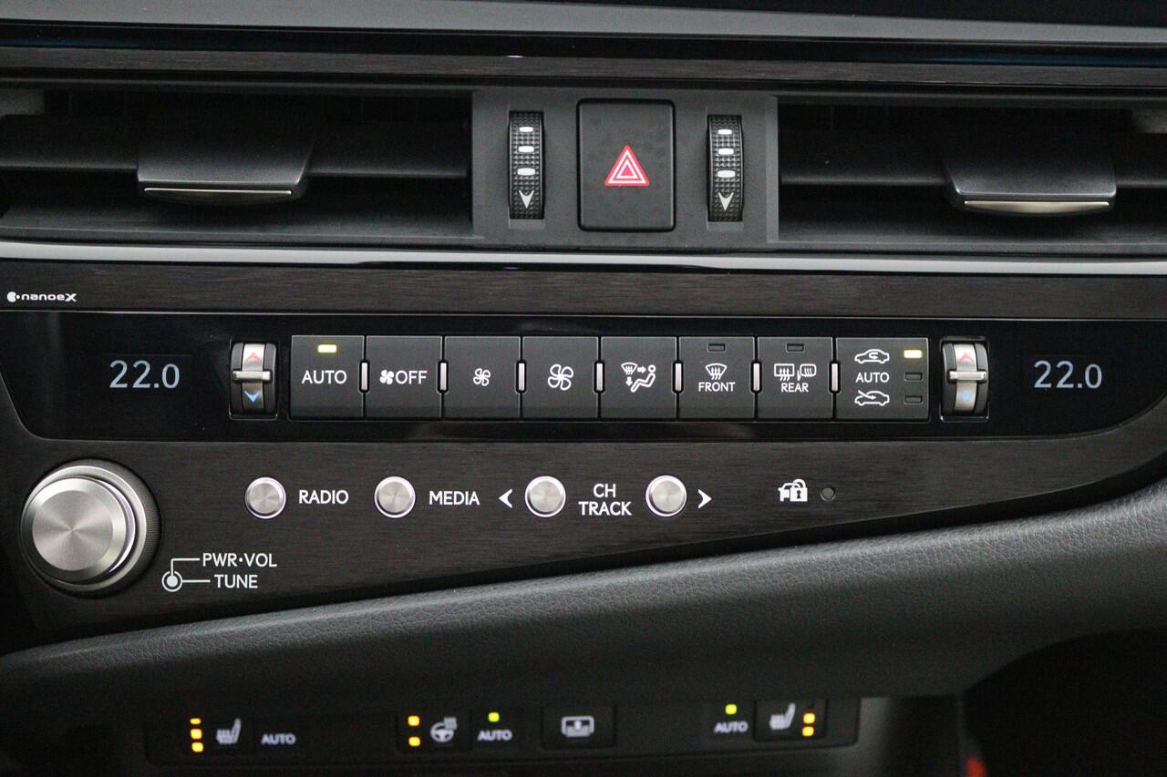 Lexus Es 300h F Sport Line | Mark Levinson | Adaptive Variable Suspension | Blade Scan Koplampen | Head-Up Display