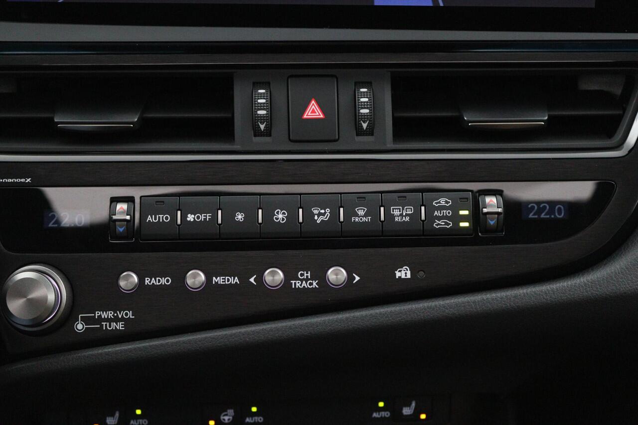 Lexus Es 300h Business Line | Apple Carplay & Android Auto | 18 Inch Lichtmetalen velgen | Stoel & Stuurwielverwarming