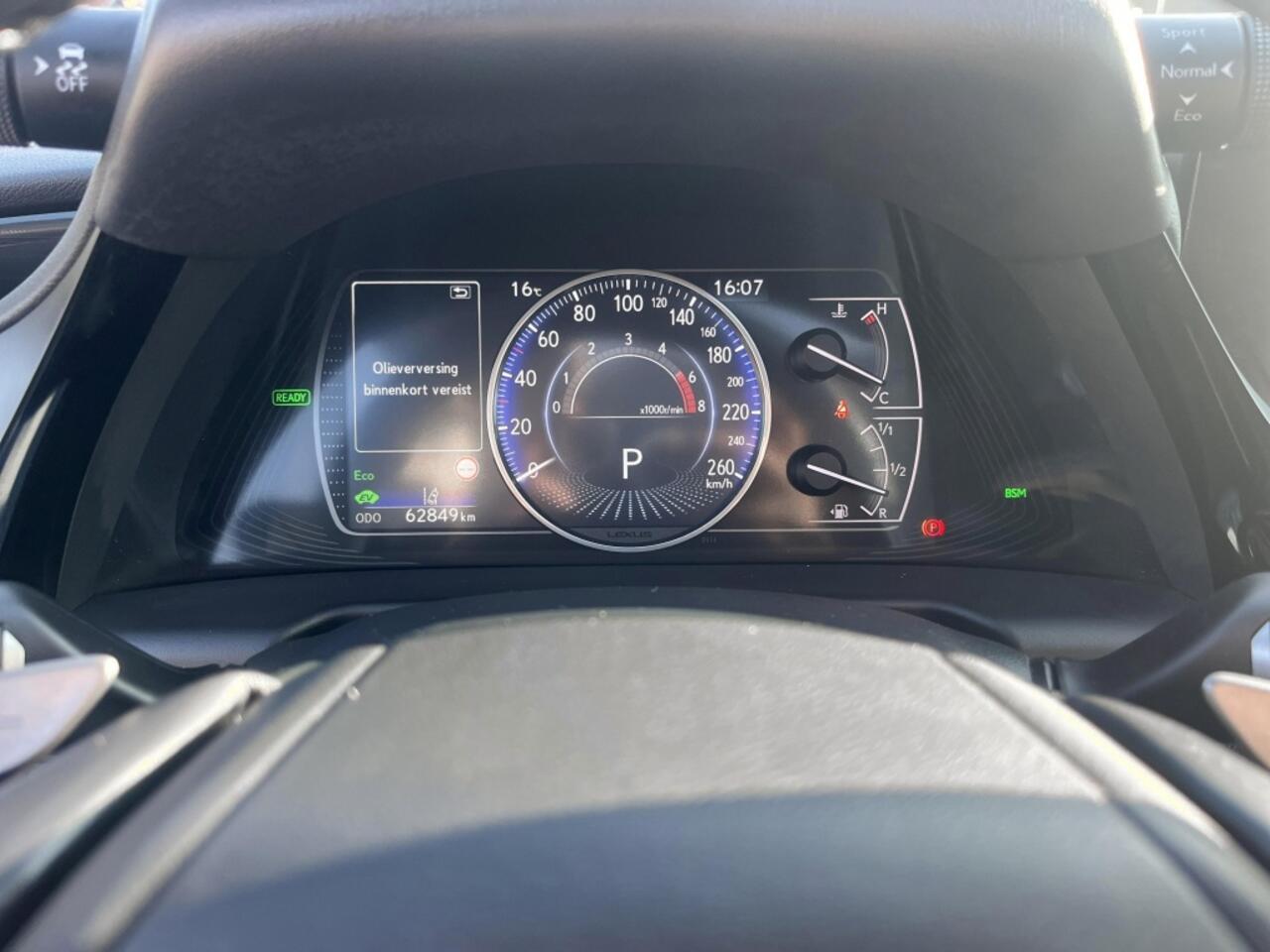 Lexus Es 300h Business F. Sport Design