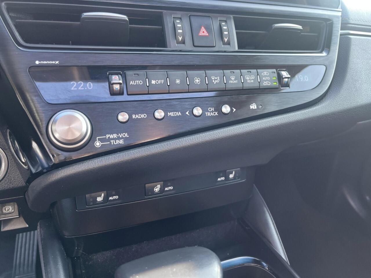Lexus Es 300h Business F. Sport Design