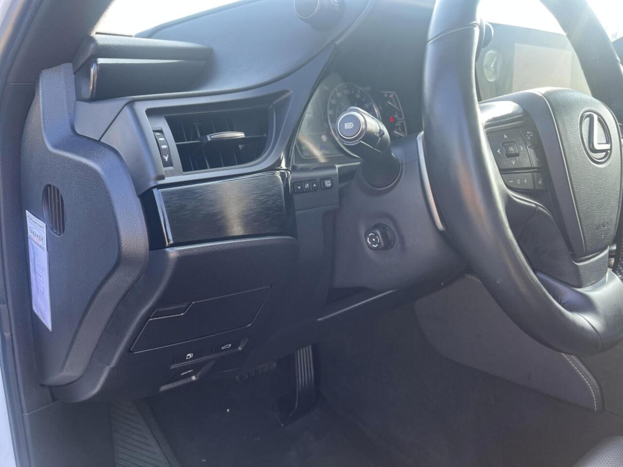Lexus Es 300h Business F. Sport Design