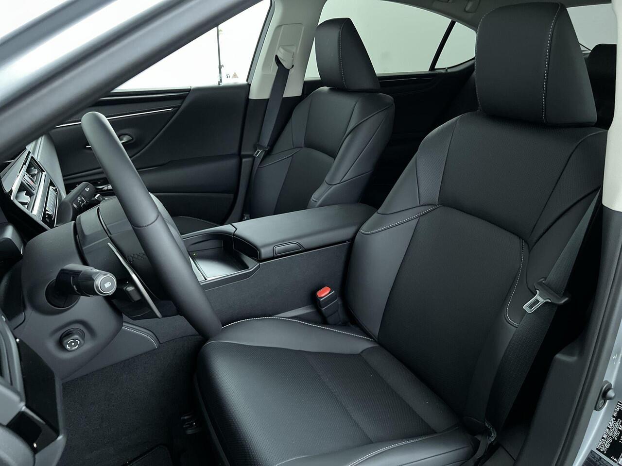 Lexus Es 300h 35th Edition