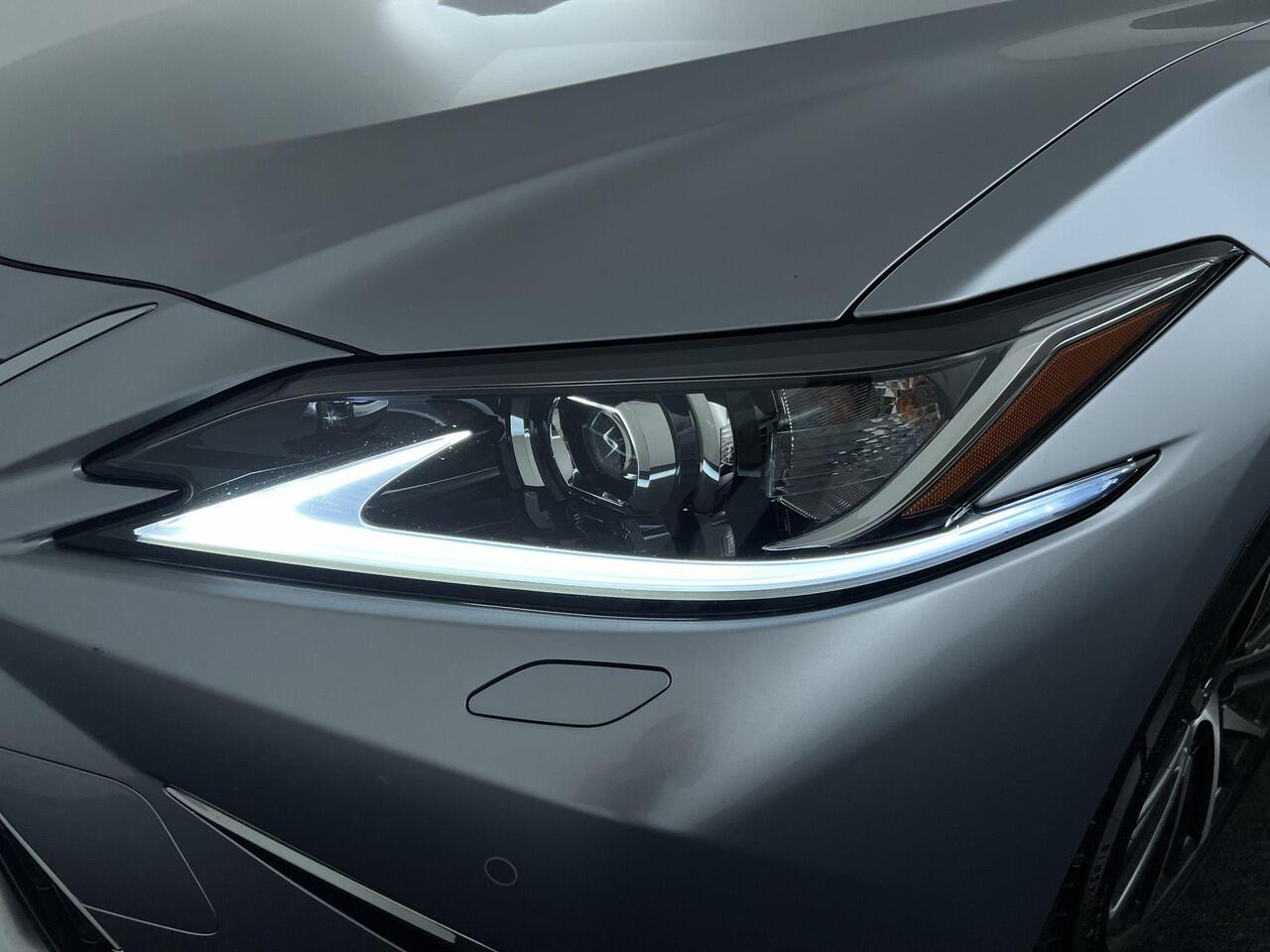 Lexus Es 300h 35th Edition