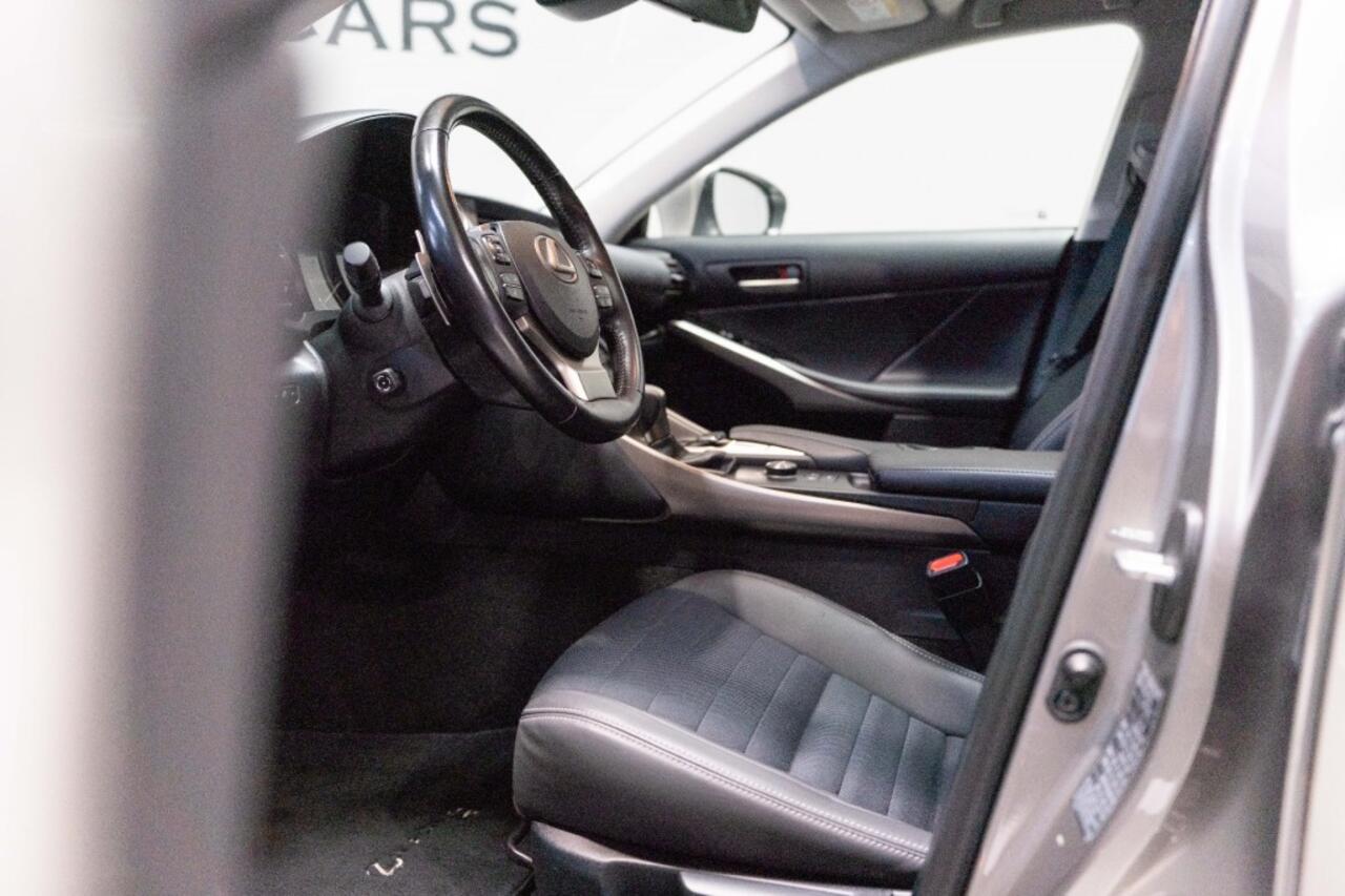 Lexus IS 300H HYBRID BUS.Line Pro, El.sch.dak, Ad.Cruise, Lane assist