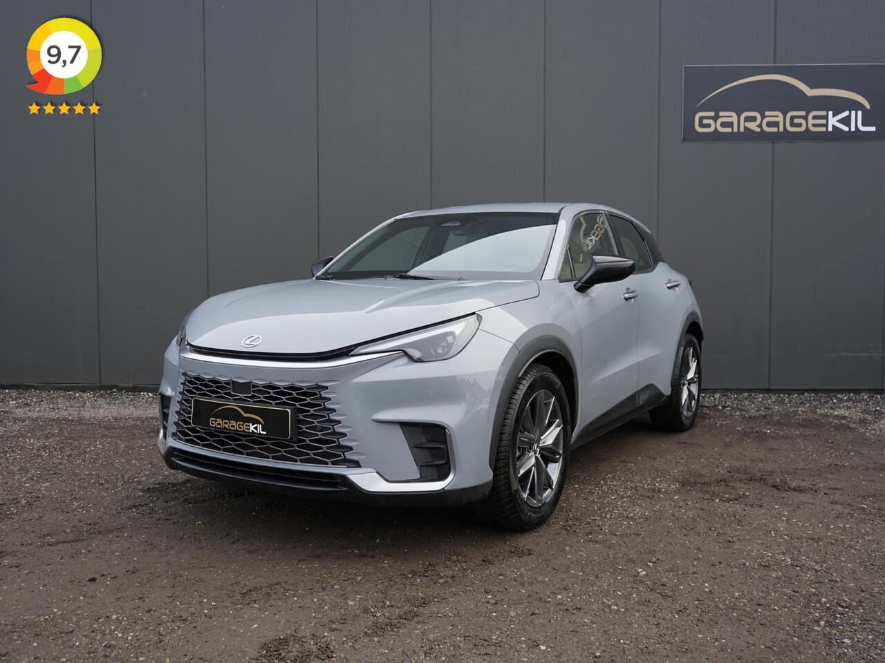 Lexus LBX Cool 2WD Dealeronderh. / Tech Pack / Lederen Bekleding / Digitaal display / Elektr. Achterklep / Stoelverwarming / Keyless / Led / Camera