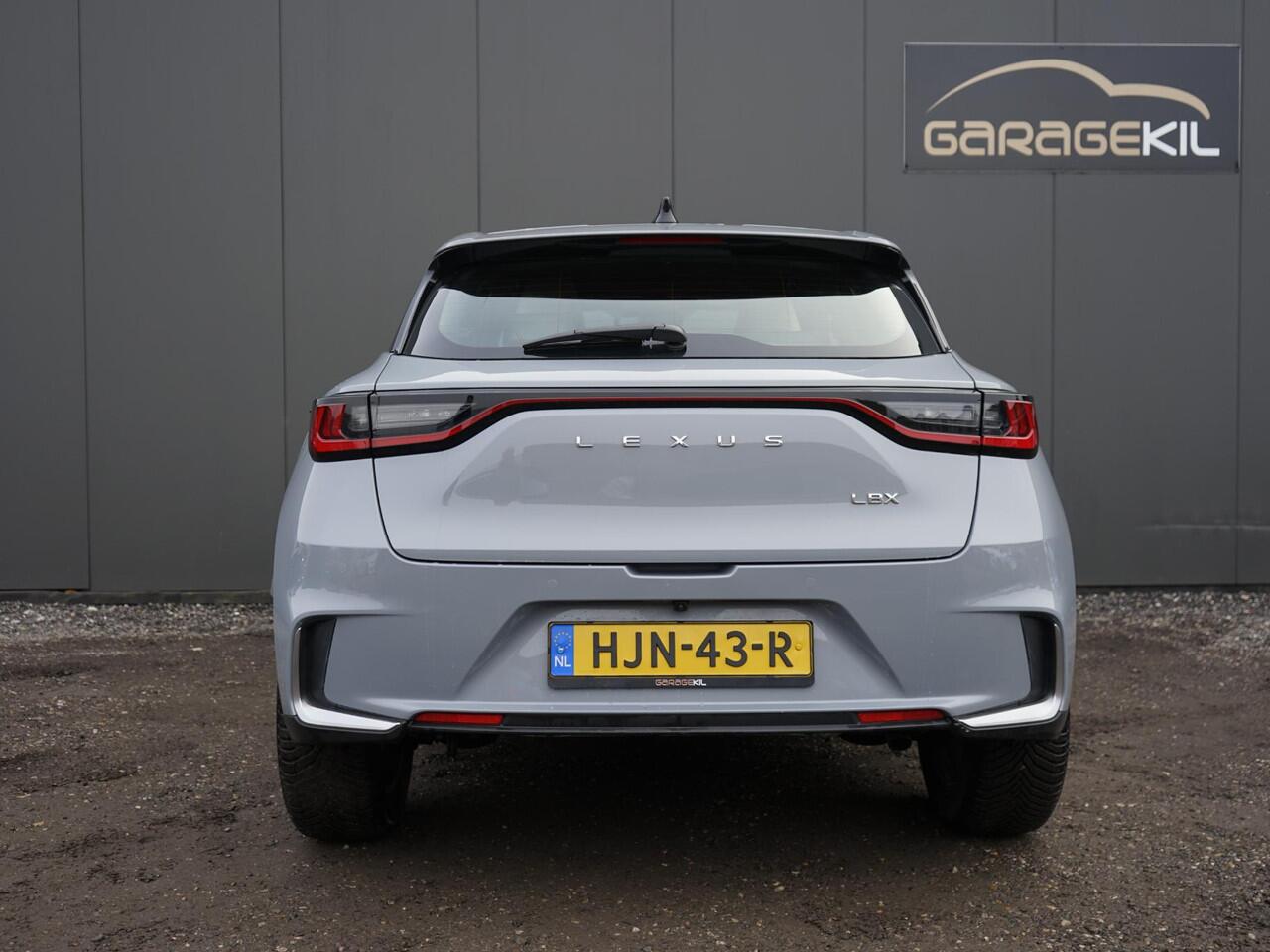 Lexus LBX Cool 2WD Dealeronderh. / Tech Pack / Lederen Bekleding / Digitaal display / Elektr. Achterklep / Stoelverwarming / Keyless / Led / Camera
