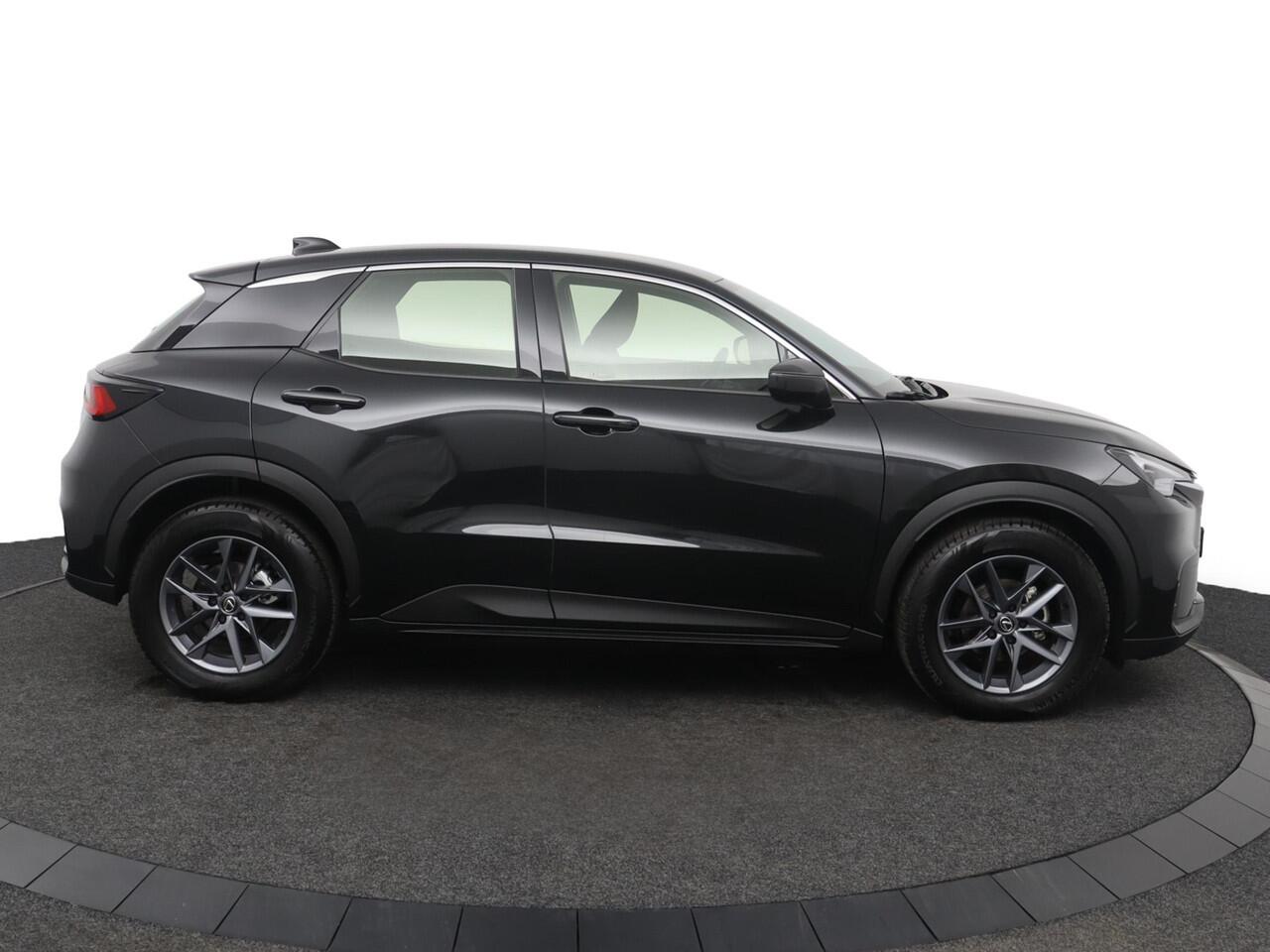 Lexus LBX 2WD | Comfort & Safety Pack | Smart Entry | Parkeersensoren voor en achter | Stoelverwarming