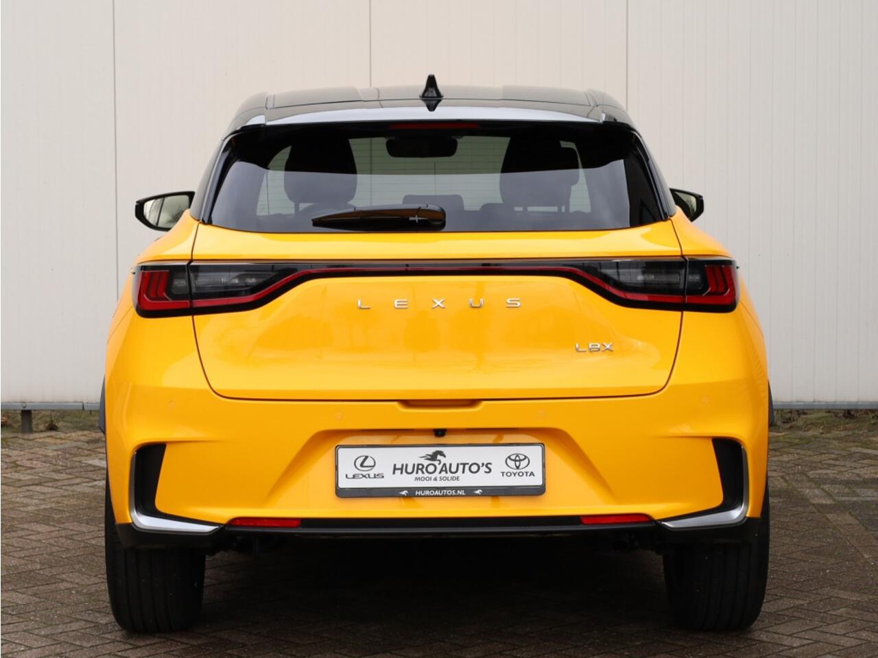 Lexus LBX Emotion 2WD | Tech Pack | Bi-Tone | Leder | El. Achterklep