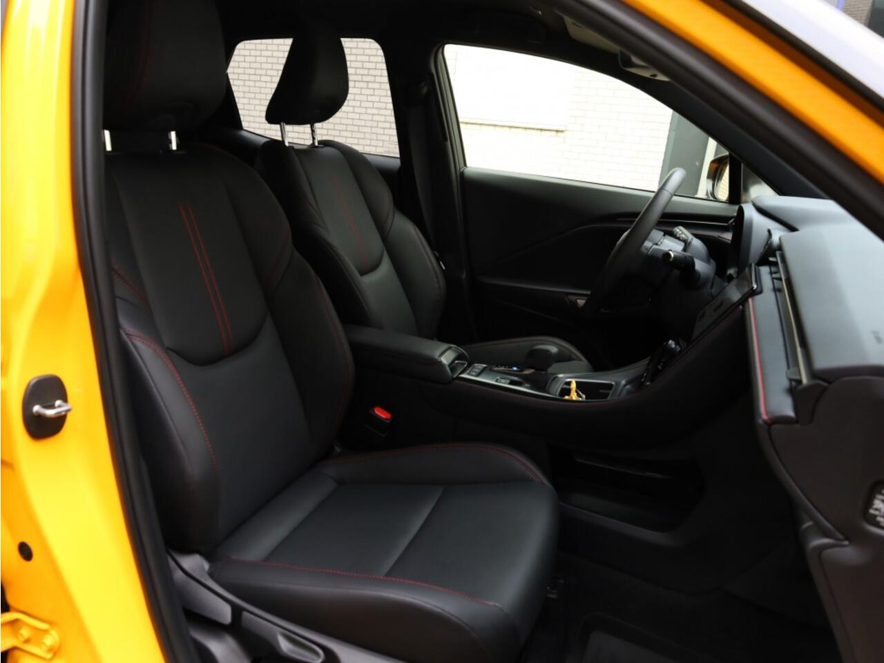 Lexus LBX Emotion 2WD | Tech Pack | Bi-Tone | Leder | El. Achterklep