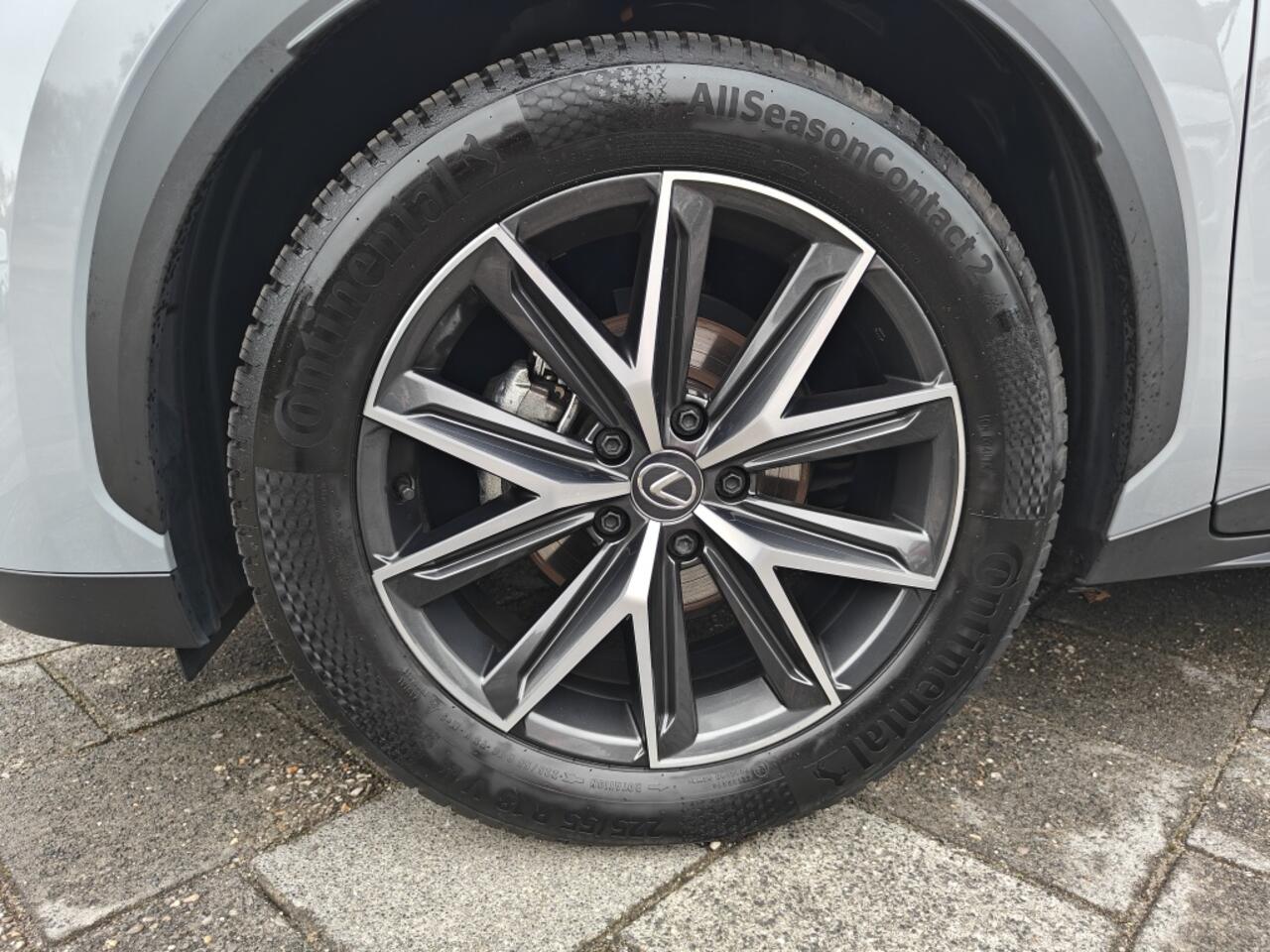 Lexus LBX LBX 1.5 Hybrid Emotion (FWD)