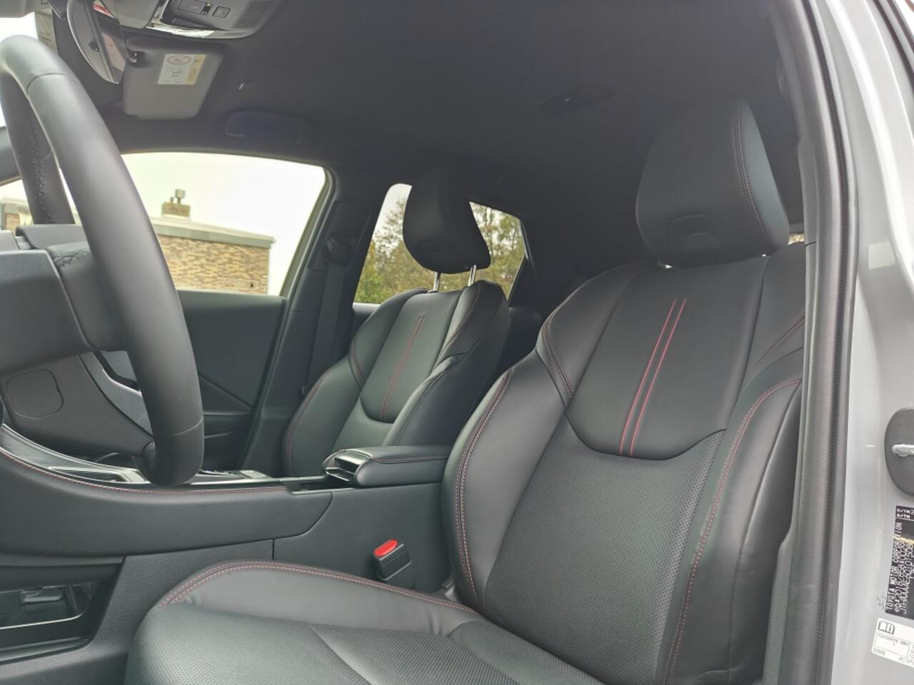 Lexus LBX LBX 1.5 Hybrid Emotion (FWD)