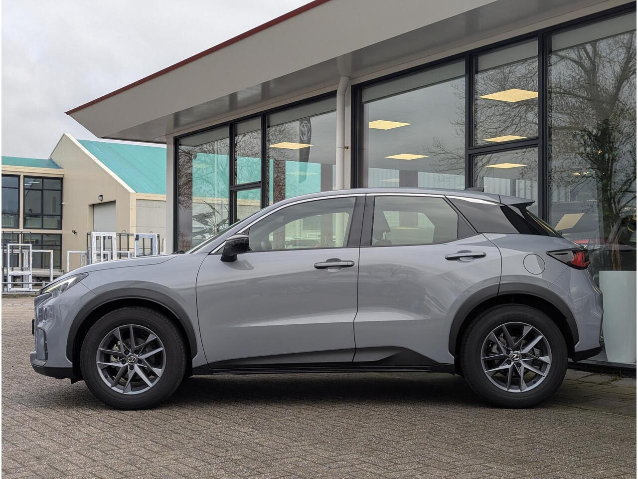 Lexus LBX Business Line 2WD | Comfort + Safety Pack | Stoelverwarming | Keyless | BSM | PDC V+A | ACC | Camera