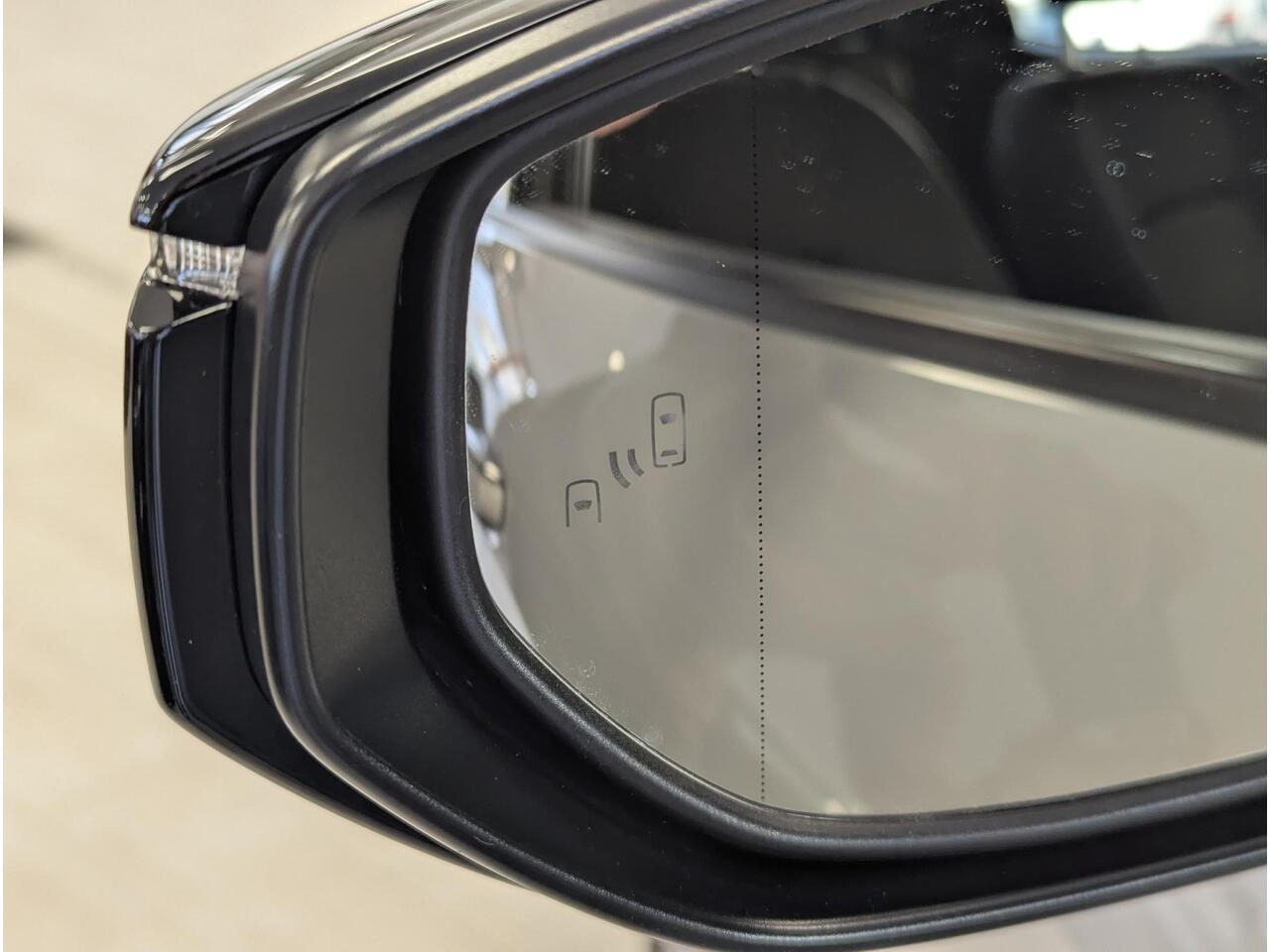 Lexus LBX Business Line 2WD | Comfort + Safety Pack | Stoelverwarming | Keyless | BSM | PDC V+A | ACC | Camera