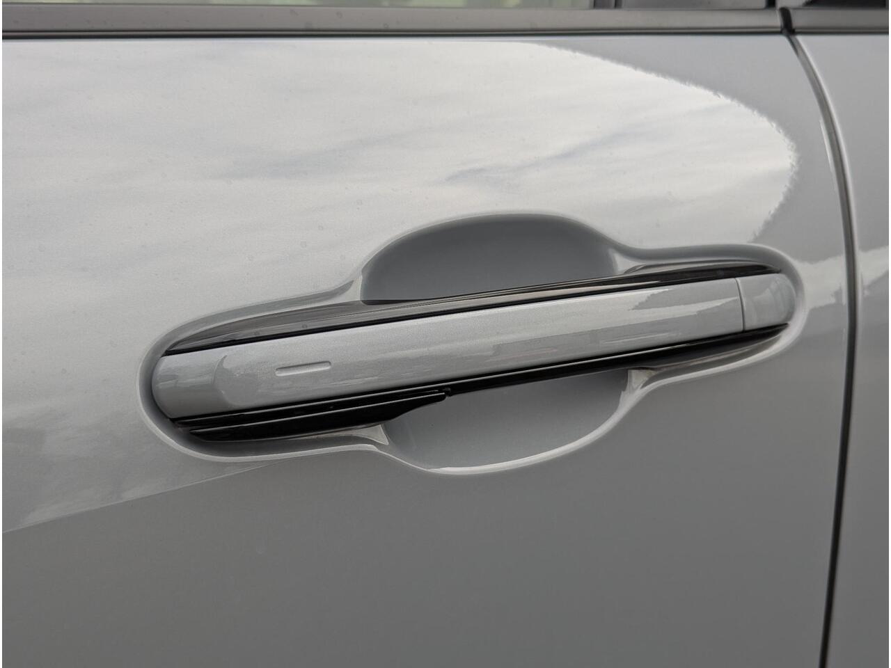 Lexus LBX Business Line 2WD | Comfort + Safety Pack | Stoelverwarming | Keyless | BSM | PDC V+A | ACC | Camera