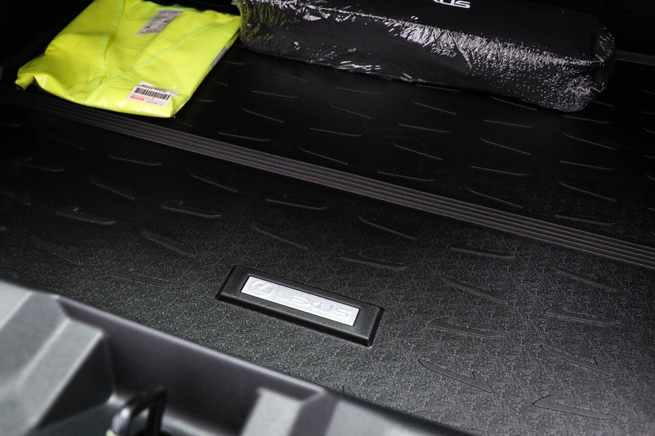 Lexus LBX Business Line 2WD | CLIMA | STOELVERWARMNG | DAB | CAMERA