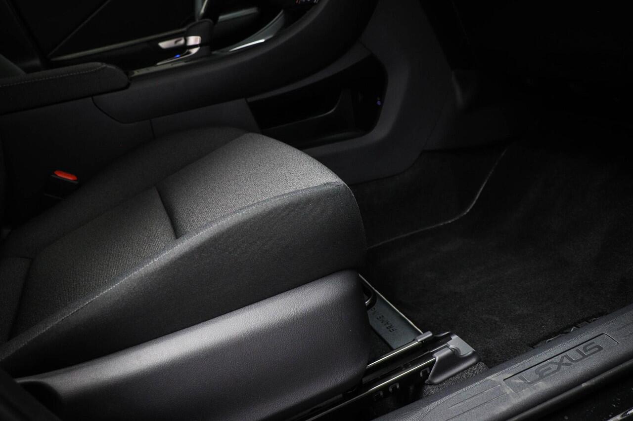 Lexus LBX Business Line 2WD | CLIMA | STOELVERWARMNG | DAB | CAMERA