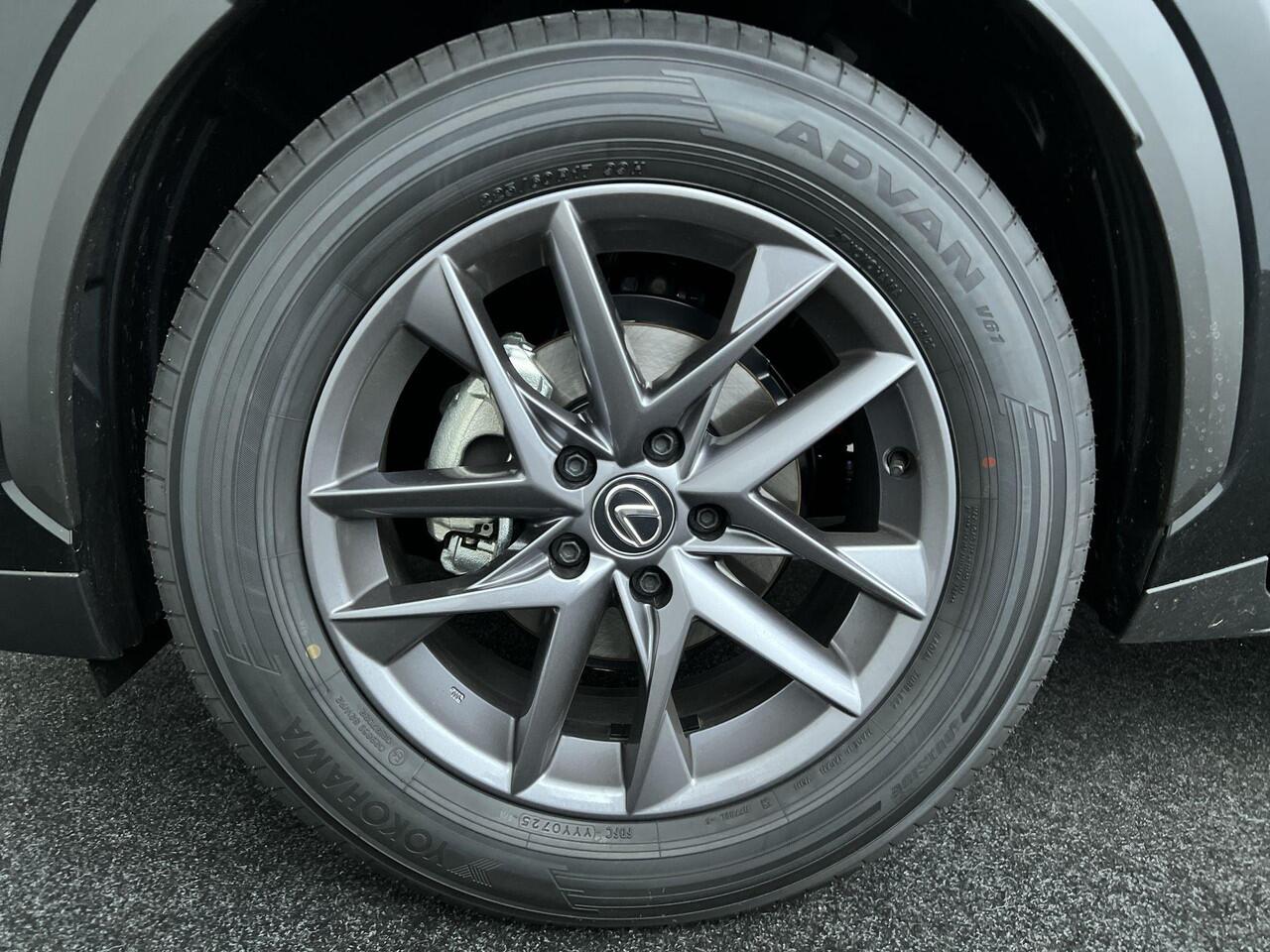 Lexus LBX Business Line 2WD