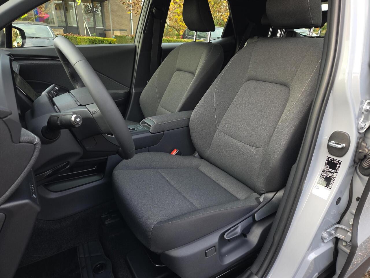 Lexus LBX Elegant 2WD | Apple CarPlay | Parkeersensoren | Stuur/Stoelverwarming | Rijklaarprijs incl. garantie |