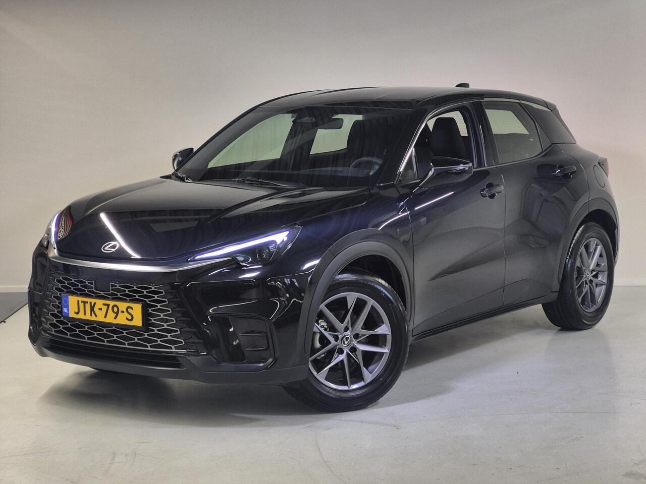 Lexus LBX Business Line Pro 2WD | Stoel/stuur verw. | Full-LED | Parkeersensor rondom |
