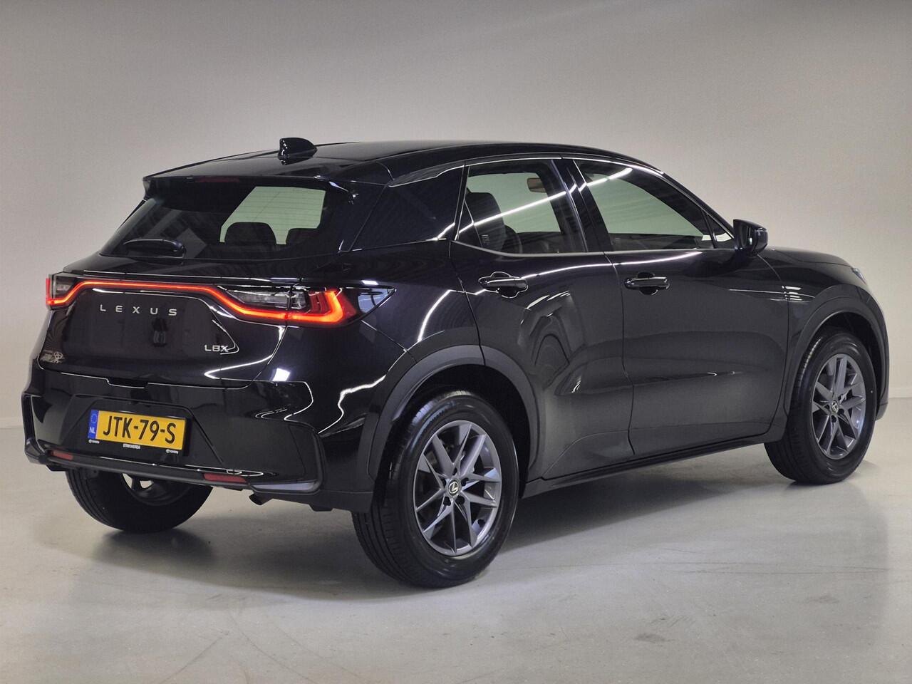 Lexus LBX Business Line Pro 2WD | Stoel/stuur verw. | Full-LED | Parkeersensor rondom |