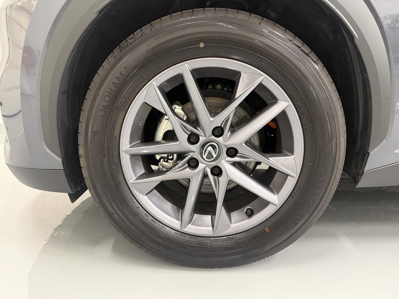 Lexus LBX Business Line 2WD Comfort + Safety Pack | Stoel- stuurverw