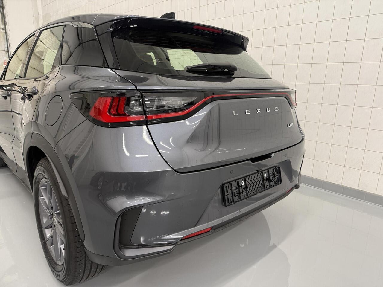 Lexus LBX Business Line 2WD Comfort + Safety Pack | Stoel- stuurverw