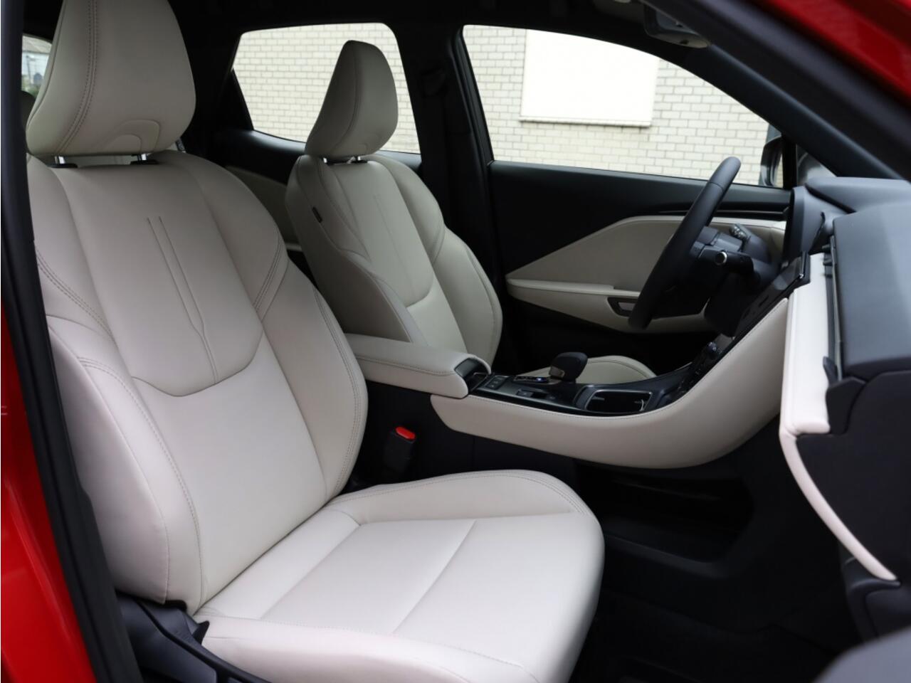 Lexus LBX Elegant 2WD | Tech Pack | Leder | El Achterklep | Stoelverwarmin