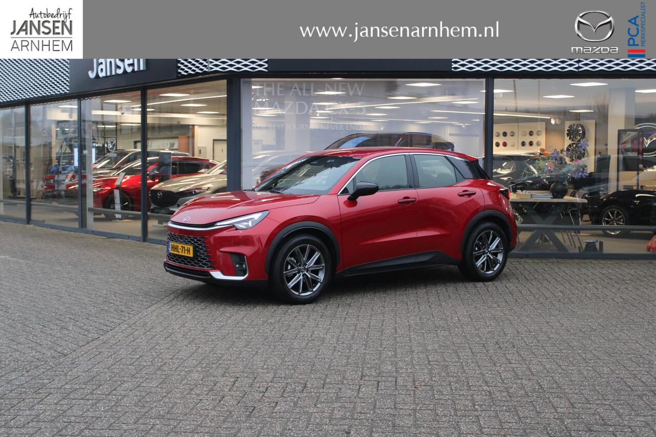 Lexus LBX Elegant 2WD , Automaat, Advanced pakket, Leder, Adap.Cruise, 360 Camera, Stoel/Stuurverwarming, Apple Carplay, Android Auto, Park Assist, LMV 18 Inch, HUD, PDC, LKA, BSM