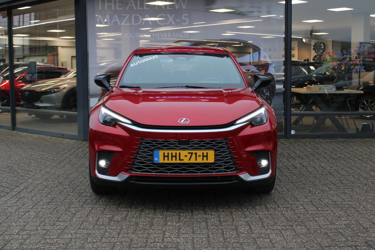 Lexus LBX Elegant 2WD , Automaat, Advanced pakket, Leder, Adap.Cruise, 360 Camera, Stoel/Stuurverwarming, Apple Carplay, Android Auto, Park Assist, LMV 18 Inch, HUD, PDC, LKA, BSM