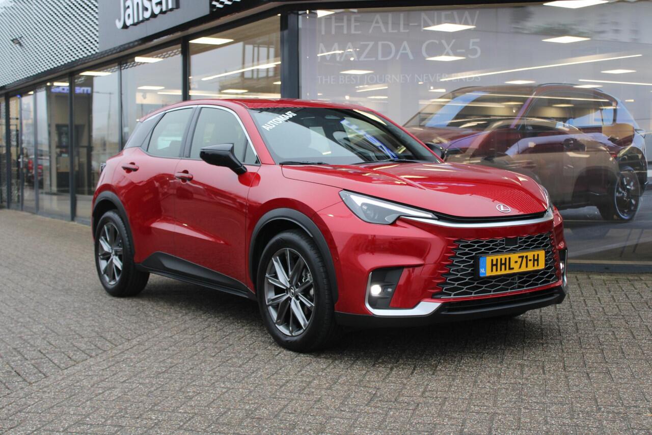 Lexus LBX Elegant 2WD , Automaat, Advanced pakket, Leder, Adap.Cruise, 360 Camera, Stoel/Stuurverwarming, Apple Carplay, Android Auto, Park Assist, LMV 18 Inch, HUD, PDC, LKA, BSM