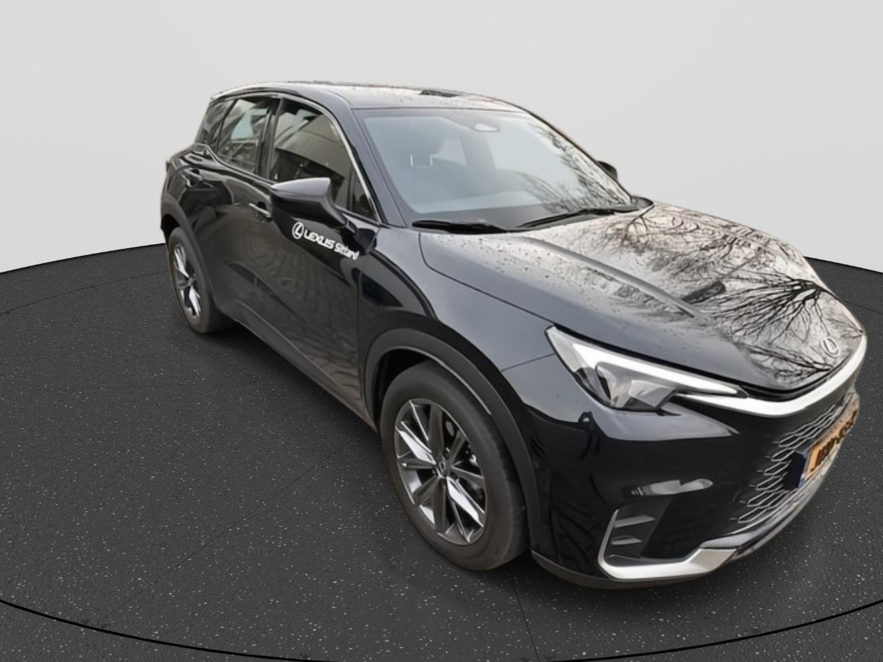 Lexus LBX Elegant 2WD