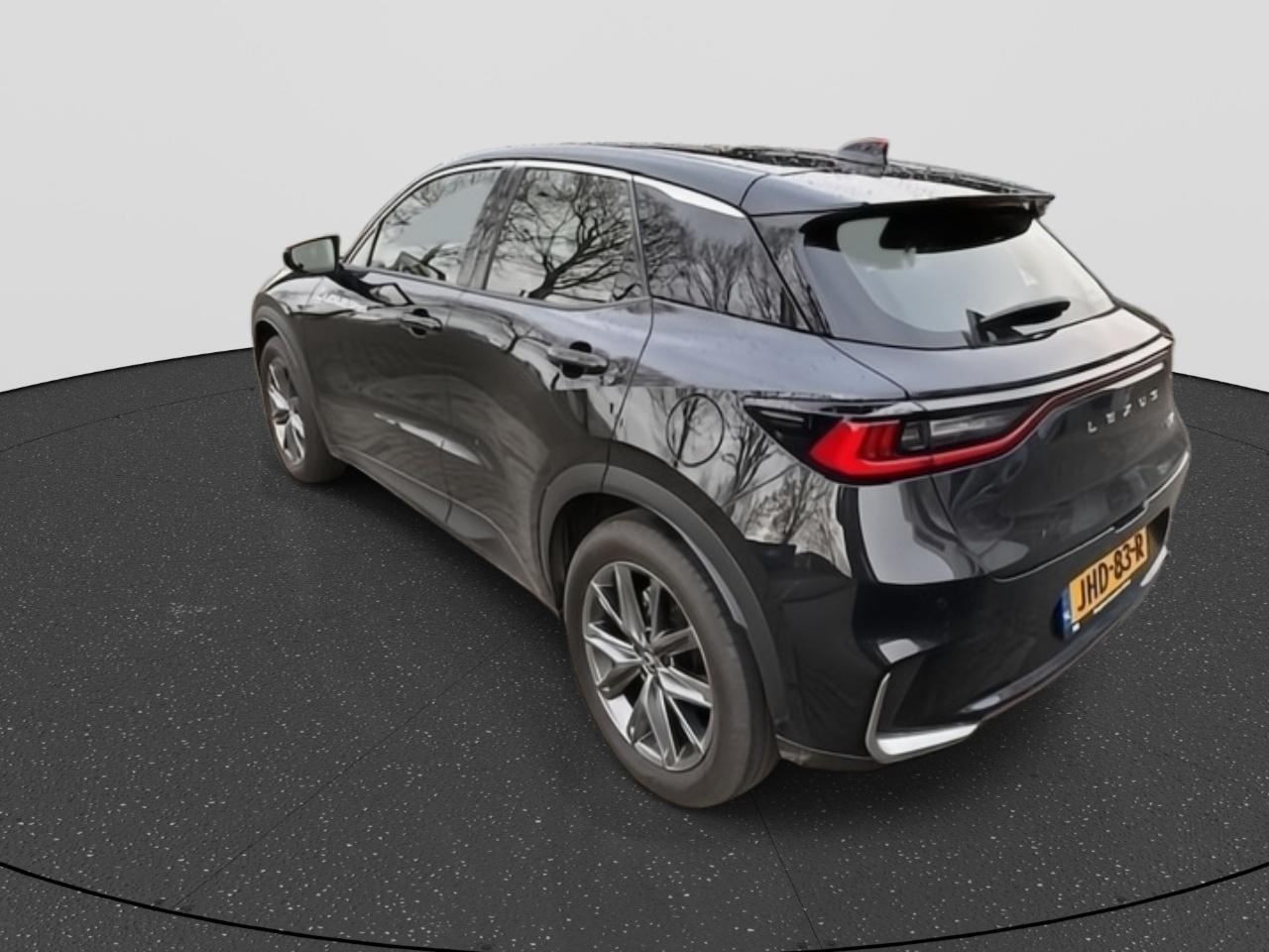 Lexus LBX Elegant 2WD