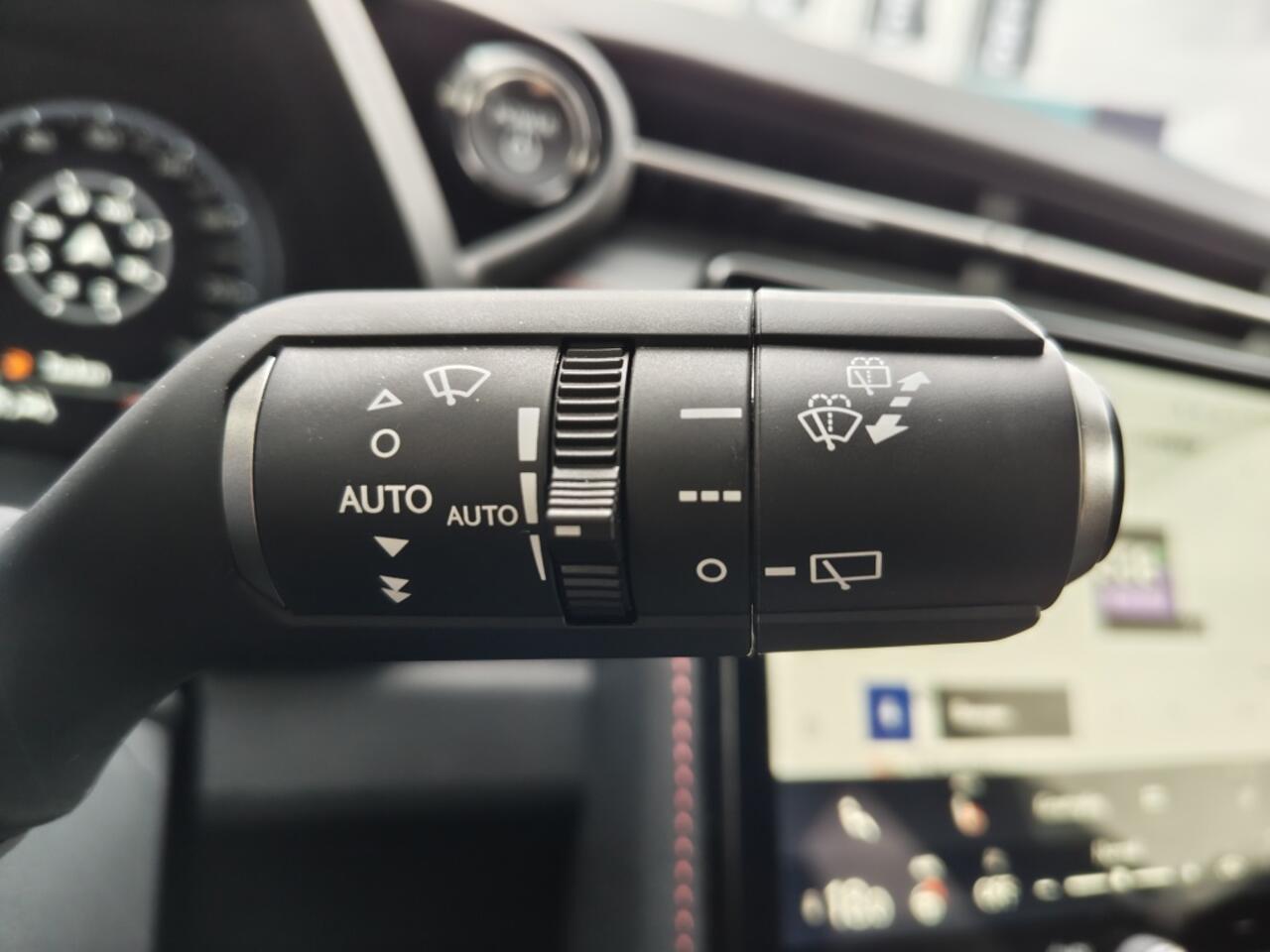 Lexus LBX 1.5 Emotion Bi-Tone | Tech pakket | Leer | El. Achterklep | Sens
