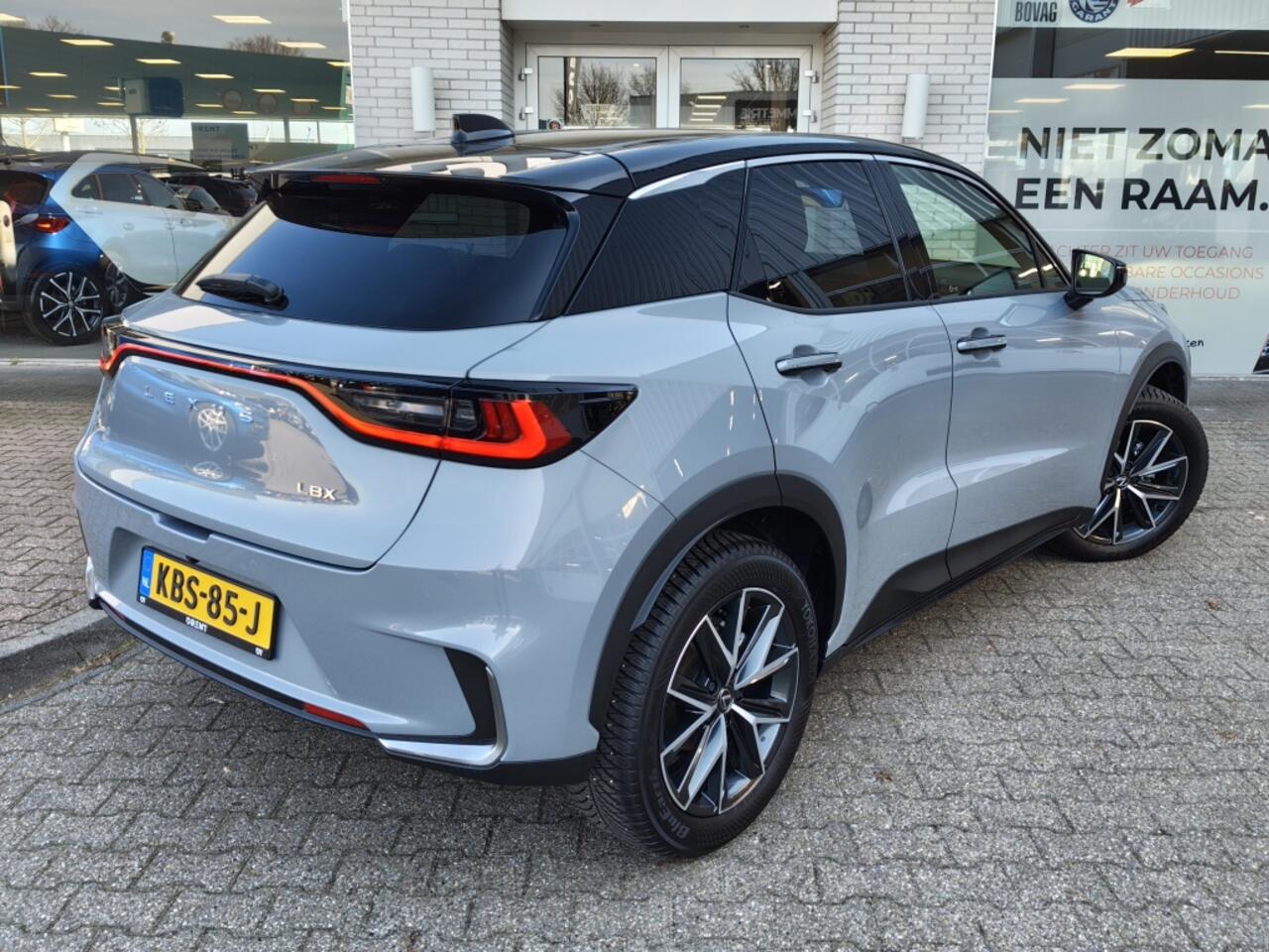 Lexus LBX 1.5 Emotion Bi-Tone | Tech pakket | Leer | El. Achterklep | Sens