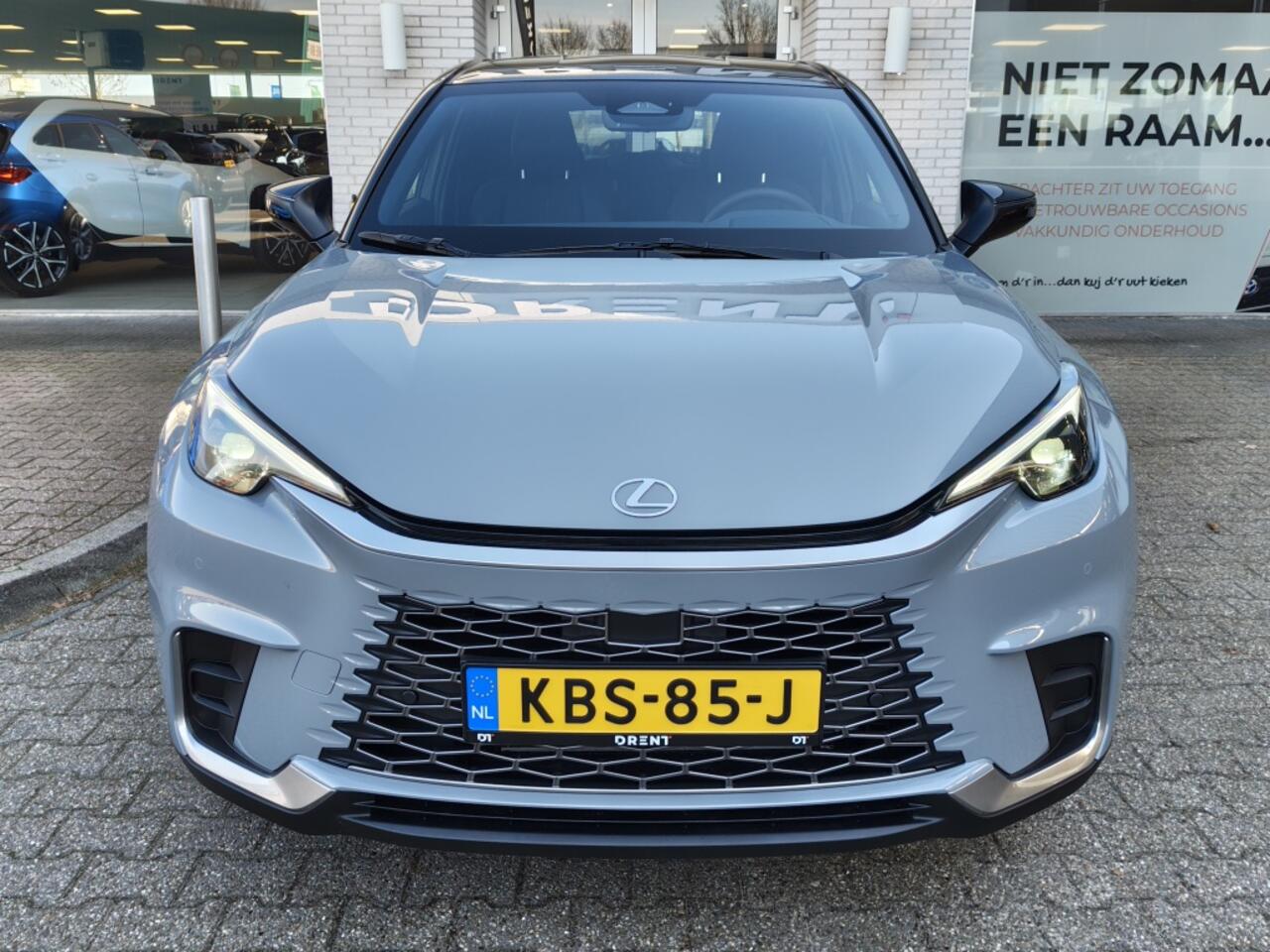 Lexus LBX 1.5 Emotion Bi-Tone | Tech pakket | Leer | El. Achterklep | Sens