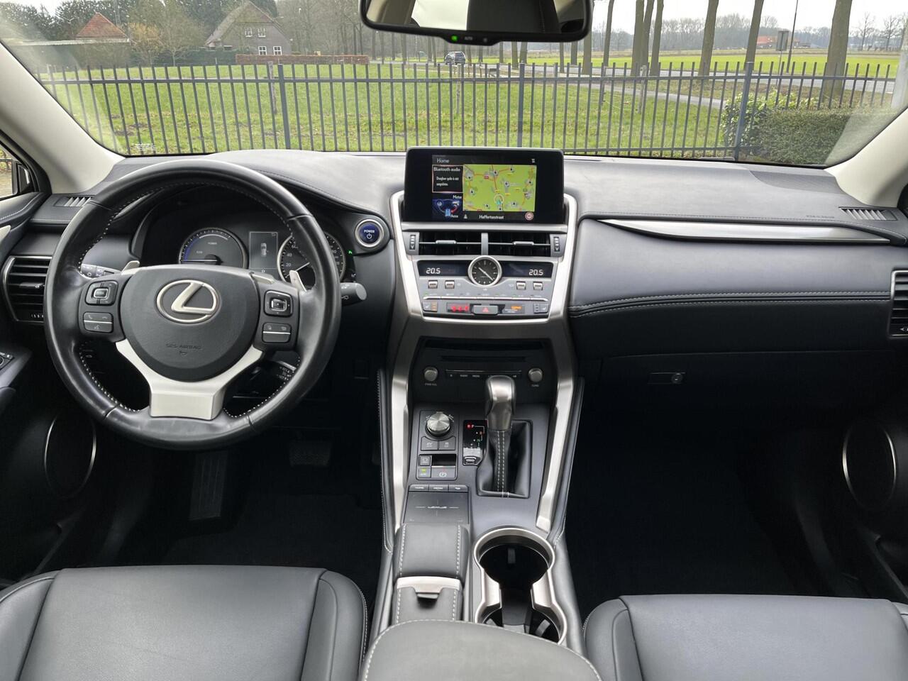 Lexus NX 300h AWD | Lederen bekleding | Volledige historie | Navigatiesysteem