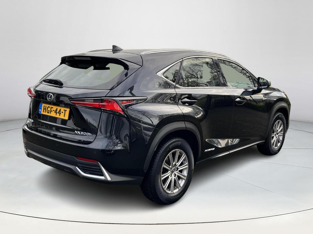 Lexus NX 300h AWD | Lederen bekleding | Volledige historie | Navigatiesysteem